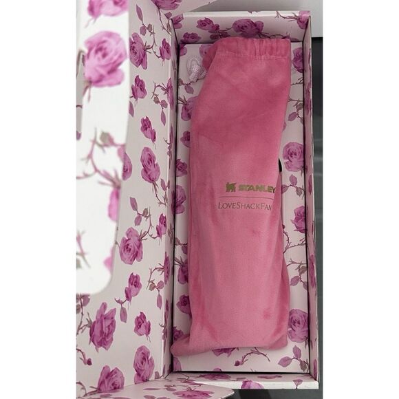 STANLEY X LOVESHACKFANCY LIMITED EDITION
20oz Slim Bottle, RIBBON ROSA - Picture 6 of 8